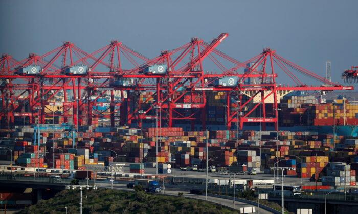 US Trade Deficit Narrows Sharply as Exports Hit Record High