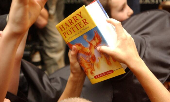 Harry Potter Publisher Hands out Meaty Dividend After Bumper Profits