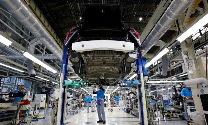 As Yen Tumbles, Japan’s Automakers Take Cost Burden Off Their Suppliers