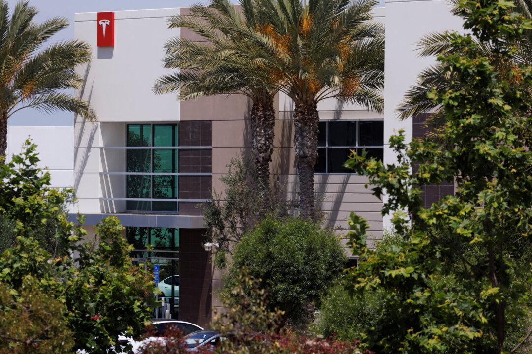 Tesla Cuts Job Openings Since Elon Musk’s Economic Warning