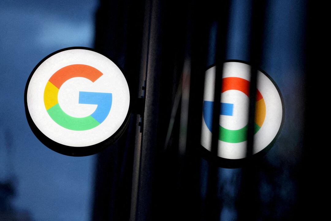 Alphabet to Slow Hiring in 2nd Half of 2022 as Economy Sputters
