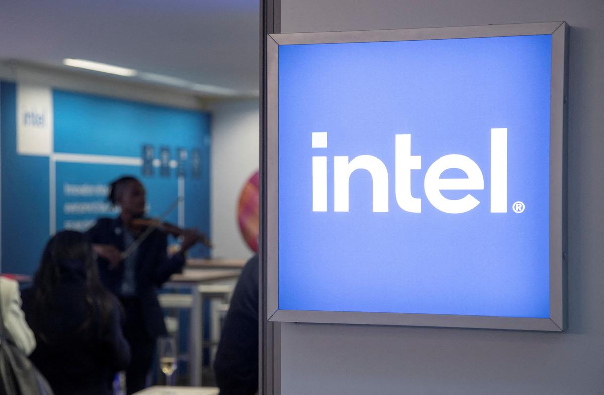 Intel Slashes Employee, Exec Pay Amid PC Market Downturn