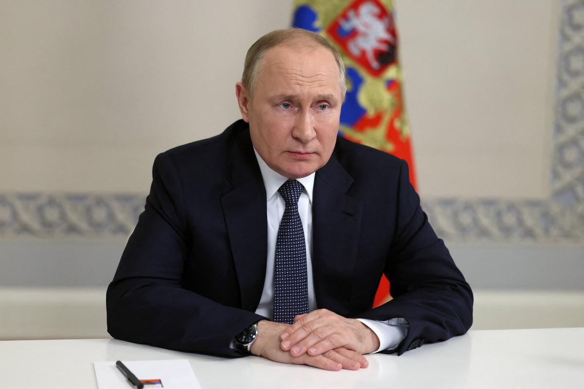Putin Signs Decree on New Scheme to Service Eurobonds as Default Looms