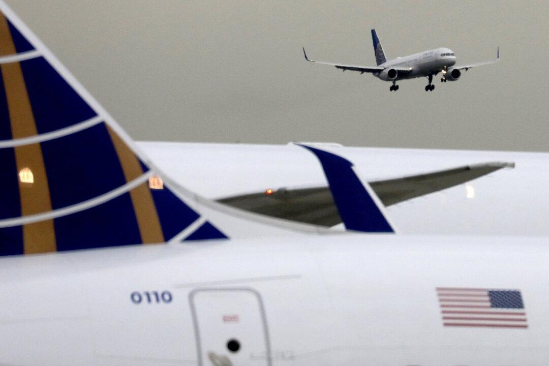 United to Cut 12 Percent of Daily Newark Flights to Boost Performance