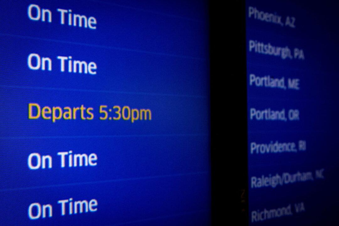 US Complaints Against Airlines Soar as On-time Arrivals Fall