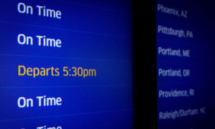 US Complaints Against Airlines Soar as On-time Arrivals Fall