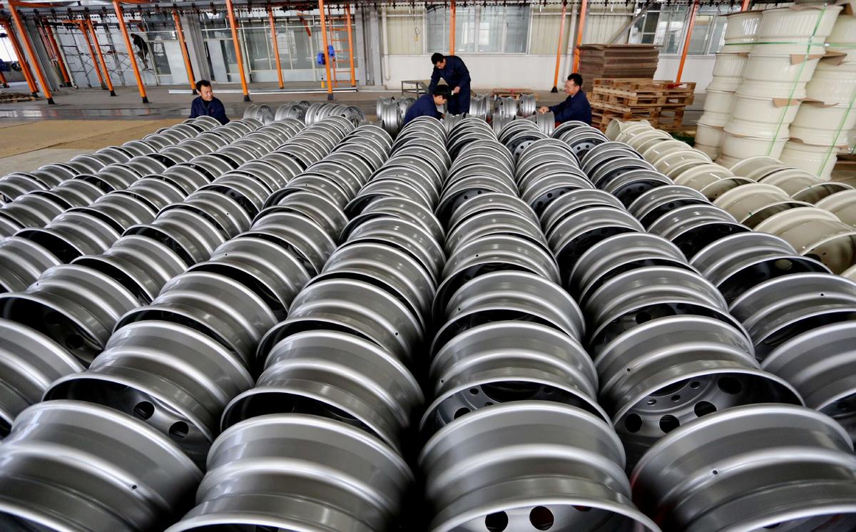 China Extends Anti-Dumping Tariffs on EU, UK Steel Fasteners Imports