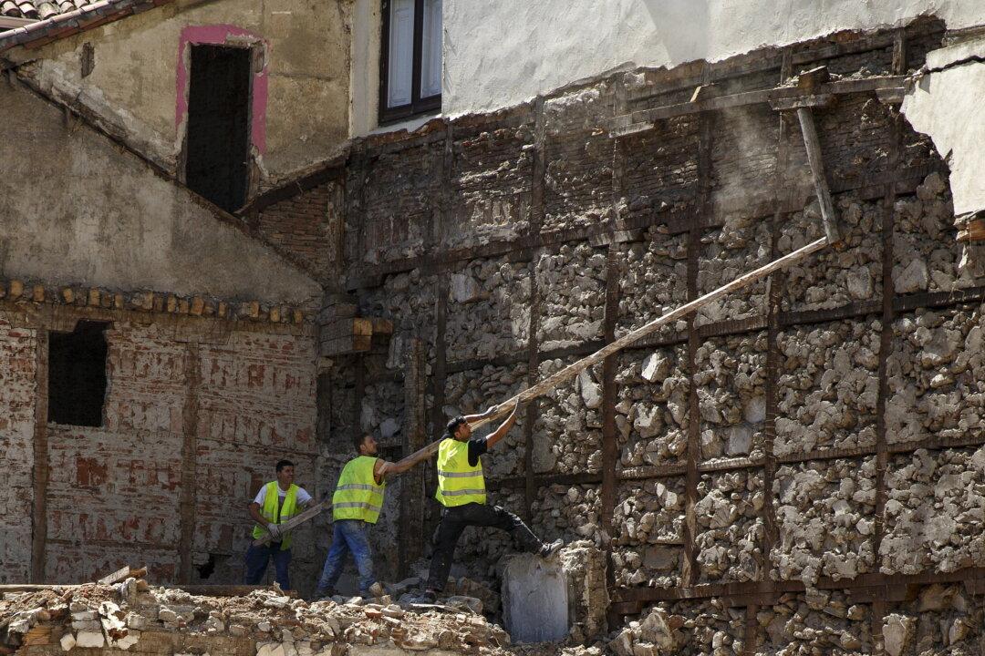 Eurozone Unemployment Falls to New Record Low of 6.6 Percent in May