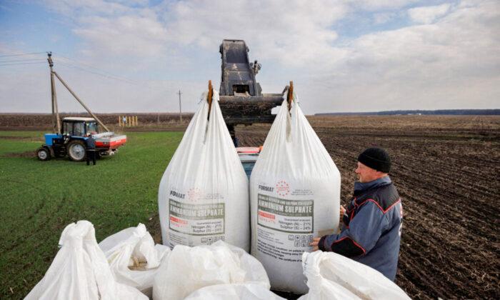 Fertilizer Costs Could Prolong Global Food Tensions: FAO