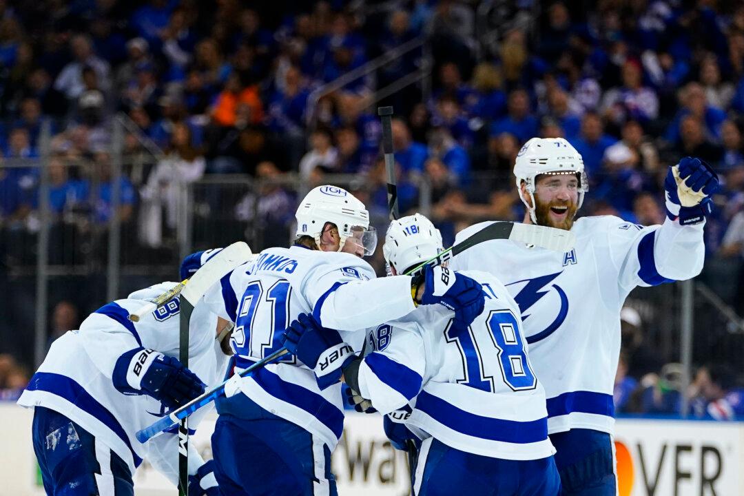 Palat Scores Late, Lightning Beat Rangers 3–1 in Game 5