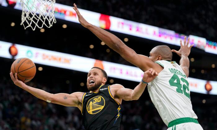 Curry Scores 43 to Beat Boston, Warriors Tie NBA Finals 2–2