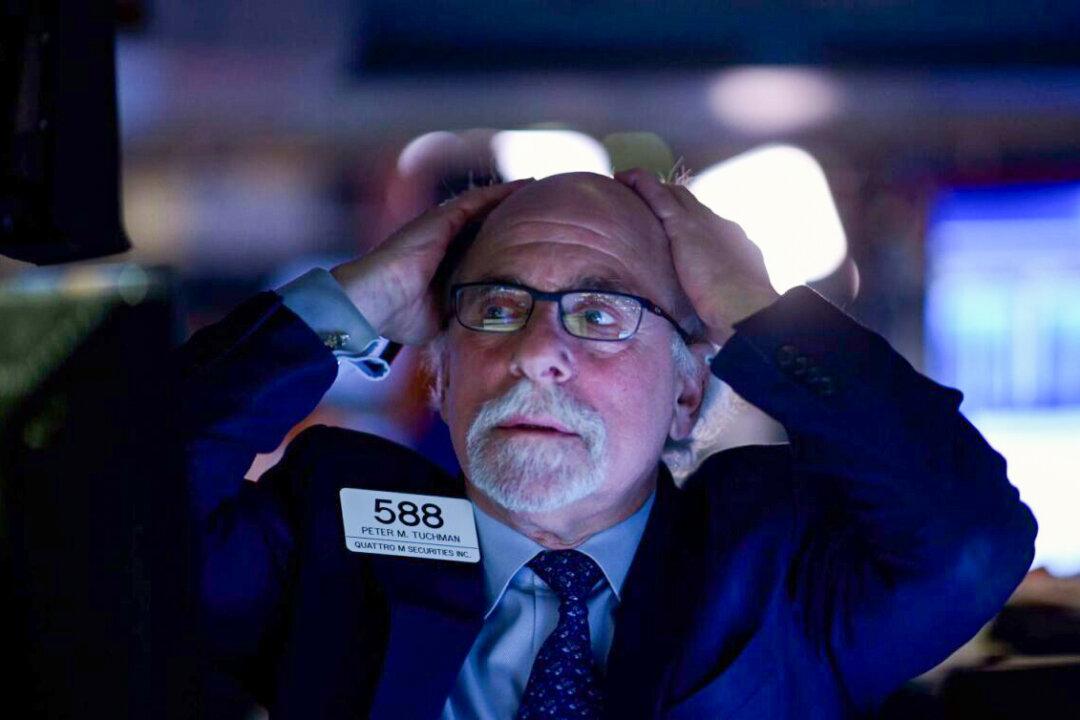 S&P 500 Falls Back Into Bear Market as Wall Street Opens Down