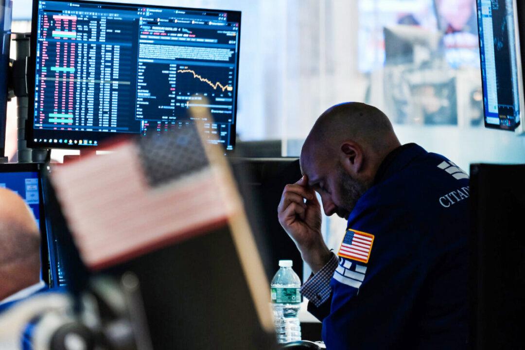 World Stocks Near Fresh 2022 Lows on Inflation Fears