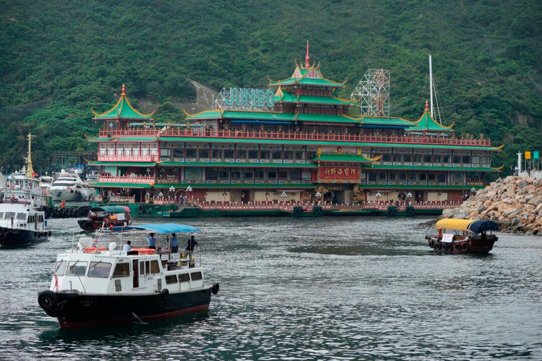 Victim of Pandemic, Hong Kong Floating Restaurant Towed Away