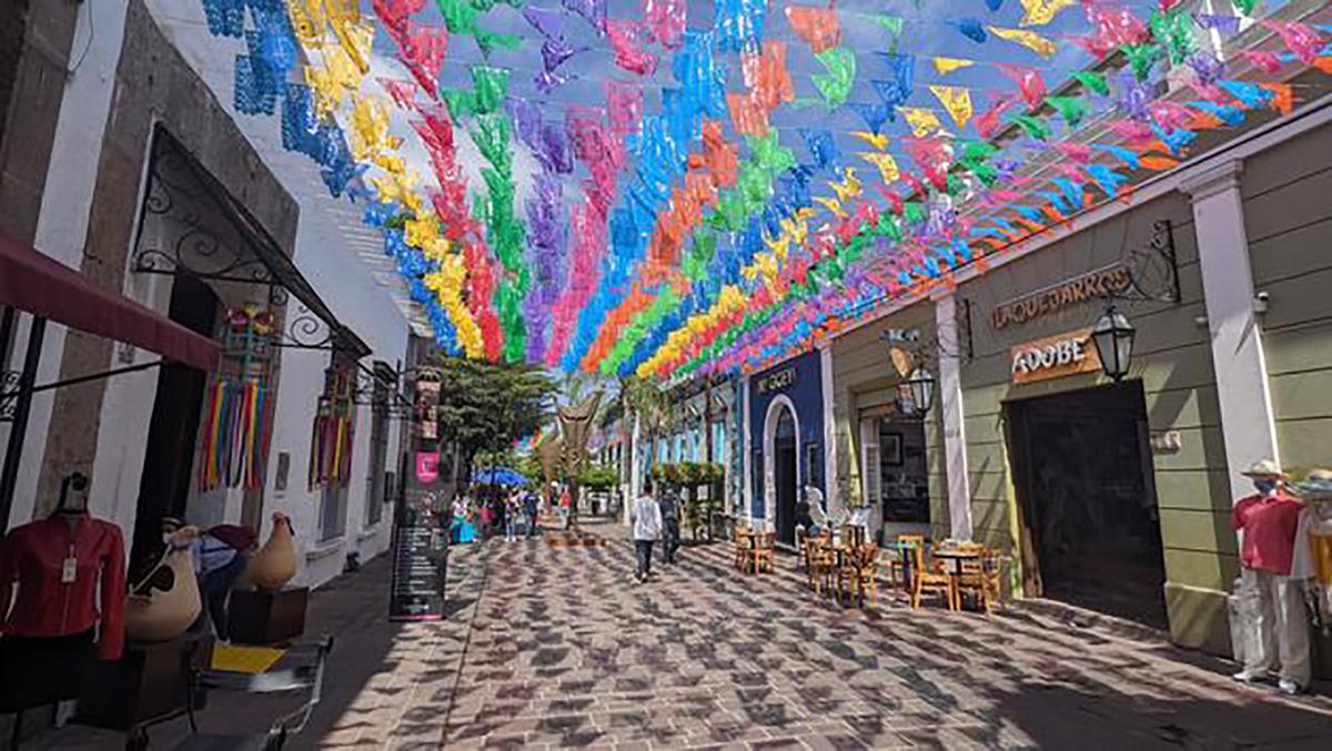 Tlaquepaque is a popular destination outside of Guadalajara that sells ceramics, artisanal wares, and so much more. (Photo courtesy of Alex Temblador/Travel Pulse/TNS)