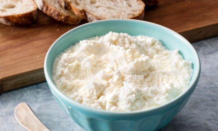 You’ll Be Amazed at How Easy It Is to Make Your Own Cheese at Home!