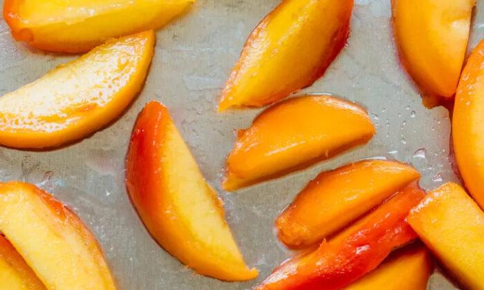 How to Freeze Peaches