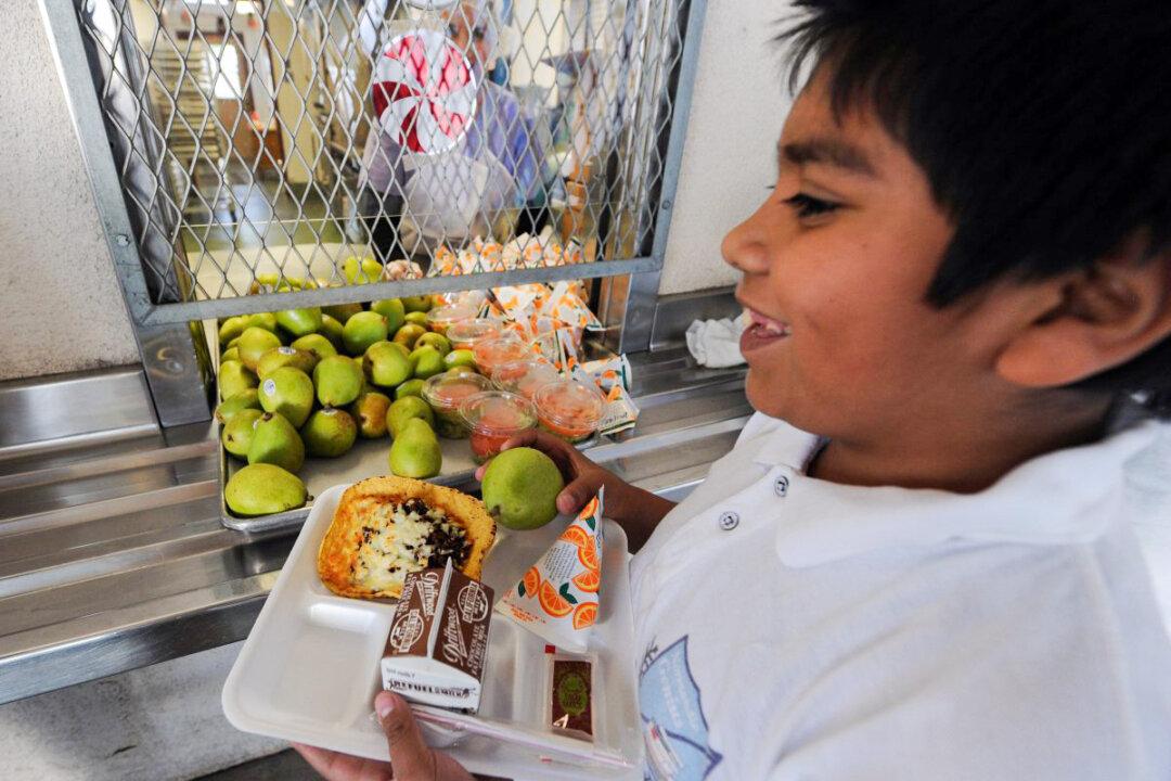 LA County Offering Free Lunches to Kids at Libraries and Parks This Summer