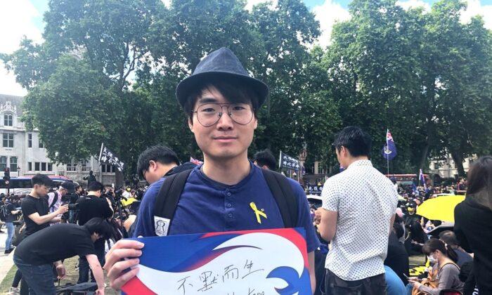 Founder of "Hongkongers in Britain", an UK-wide disporaic organisation, Simon Cheng Man-Kit: Give me liberty, or give me death. (Lisa Lee, Joann Chow/The Epoch Times)