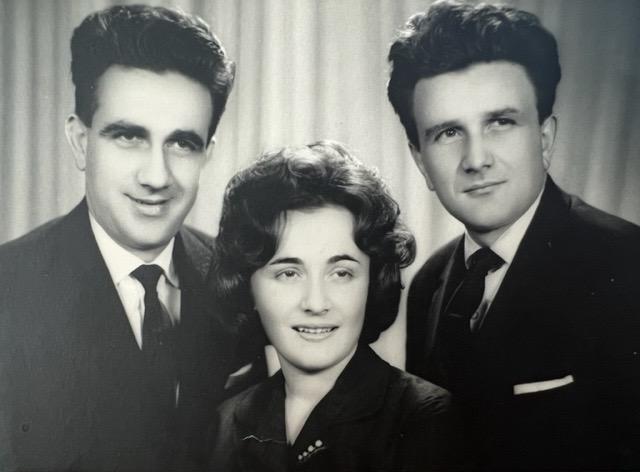 Dan Novacovici (R) with his brother, Doru, and sister, Doina. (Courtesy of Dan Novacovici)