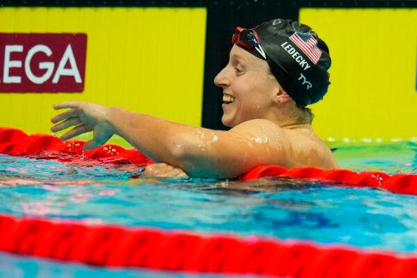 Katie Ledecky of United States celebrates after finishing first in the women's 400m freestyle final at the 19th FINA World Championships in Budapest, Hungary, on June 18, 2022. (Petr David Josek/AP Photo)