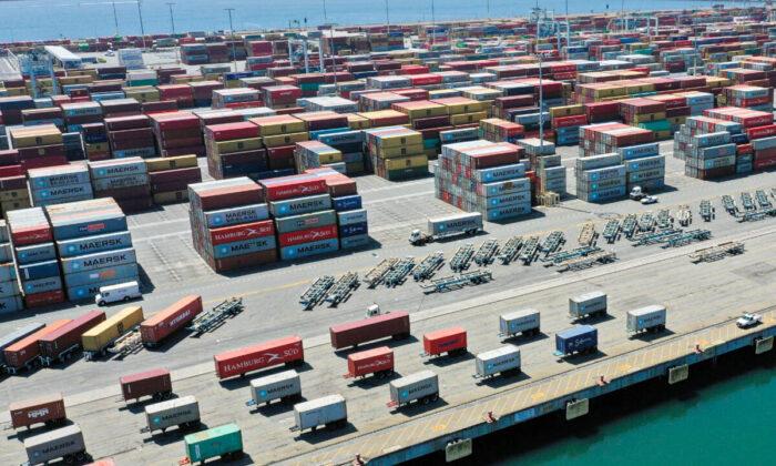 Global Port Congestion, High Shipping Rates to Last Into 2023: Executives