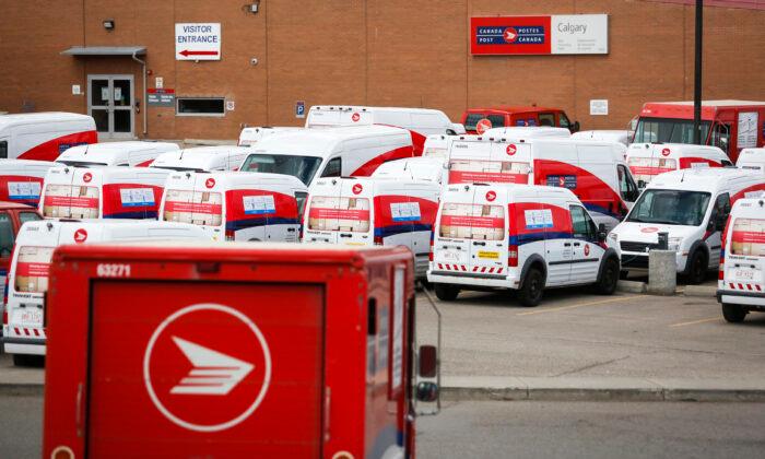 Canada Post Turns Banker as Pension Obligations Threaten Viability