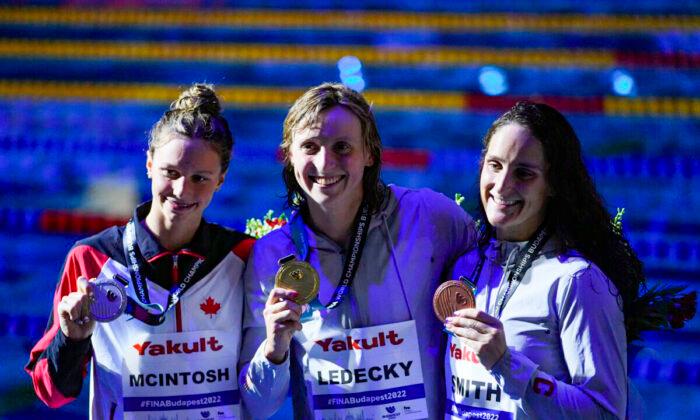 Ledecky Reclaims 400 Title at Swimming Worlds