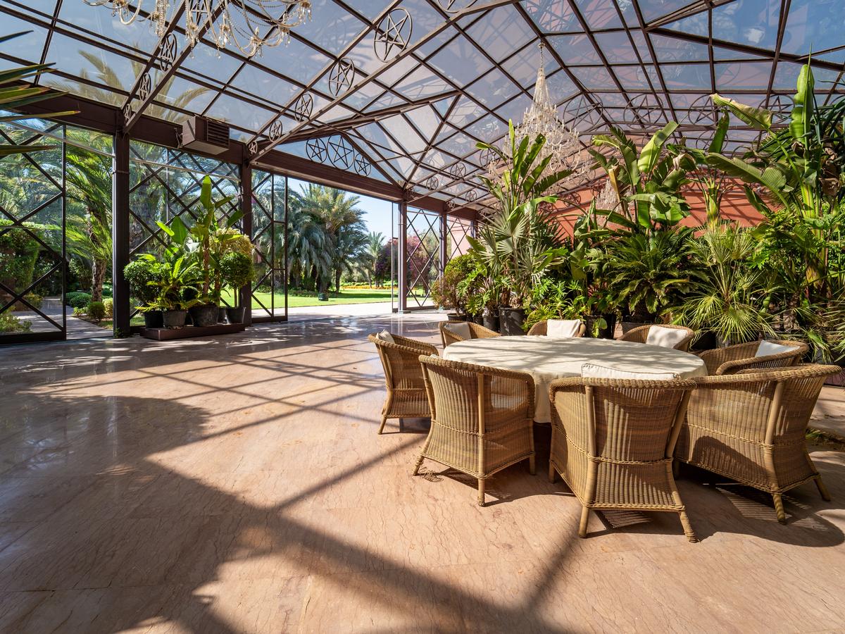A massive outdoor living space capable of easily accommodating 100 or more guests. (Courtesy of Morocco Sotheby's International Realty)