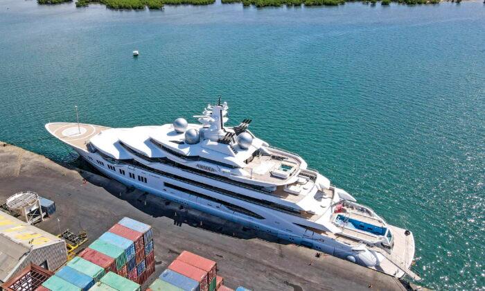 US Wins Case to Seize Russian Superyacht in Fiji, Sails Away