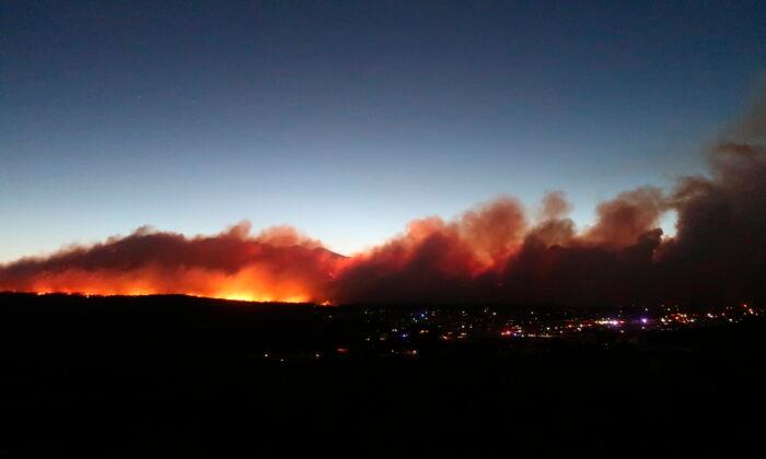 Northern Arizona Watches Winds as Western Wildfires Blaze