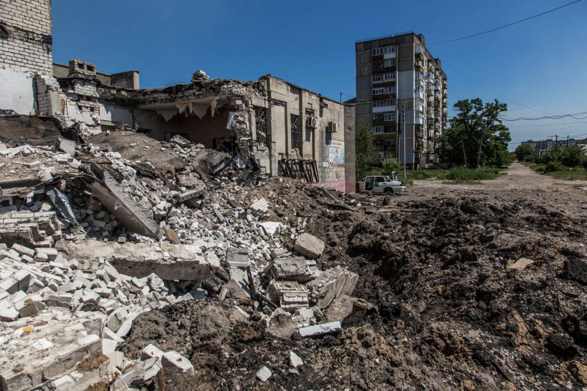 A building destroyed by a military strike in the town of Lysychansk, Luhansk region, Ukraine, on June 10, 2022. (Oleksandr Ratushniak/Reuters)