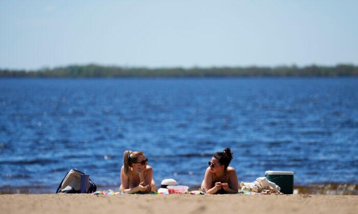 2-Day Heatwave Hits Ontario, Temperatures to Reach Mid-30s