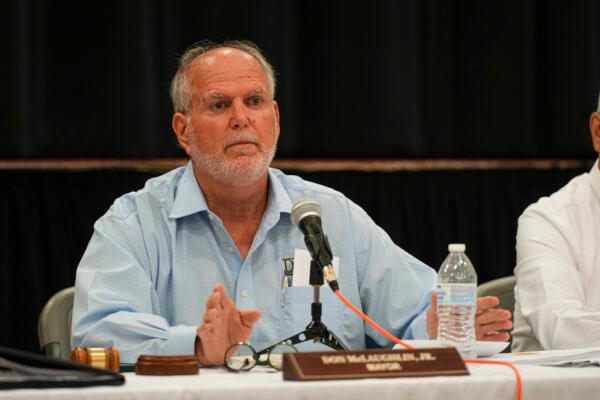 Uvalde Mayor Don McLaughlin at a city council meeting in Uvalde, Texas, on June 21, 2022. (Charlotte Cuthbertson/The Epoch Times)