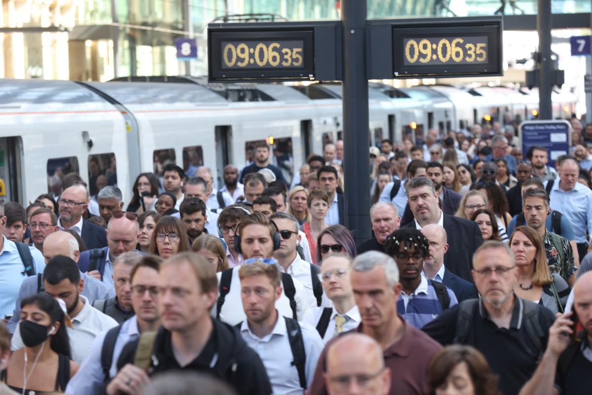 UK Government Vows to ‘Hold the Line’ Against Union Demands as Rail Chaos Continue