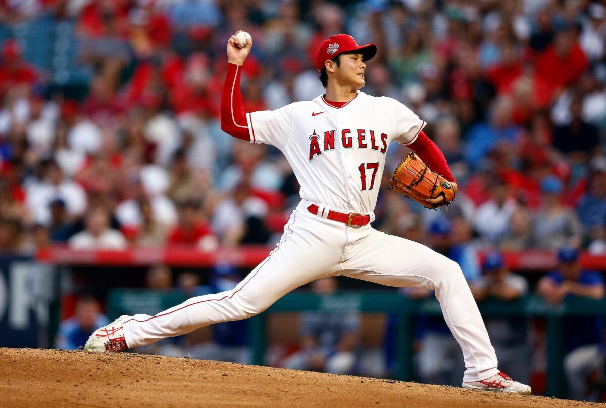 Shohei Ohtani #17 of the Los Angeles Angels throws against the Kansas City Royals in the second inning at Angel Stadium of Anaheim, in Anaheim, on June 22, 2022. (Ronald Martinez/Getty Images)
