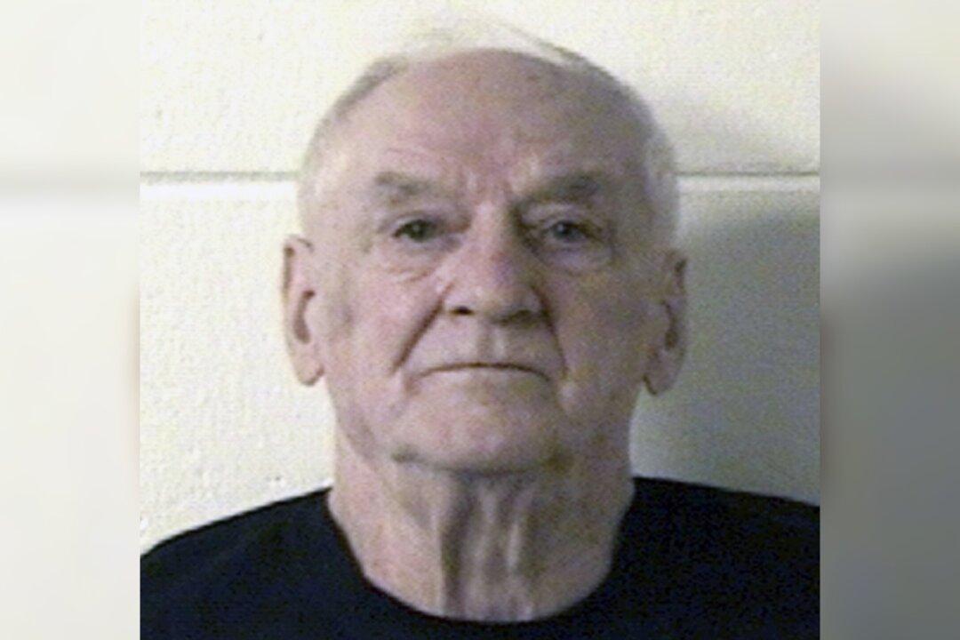 Man Convicted Last Year of Killing 2 in 1976 Dies in Prison