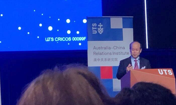 Protests Continuously Interrupt Chinese Ambassador’s Speech at Australian University