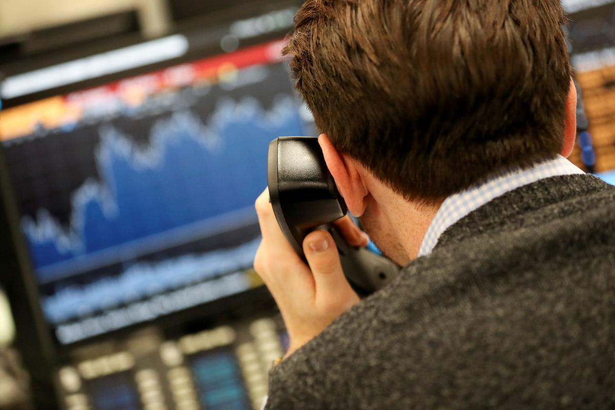 Stocks Temper Their Inflation Expectations on Copper Pounding