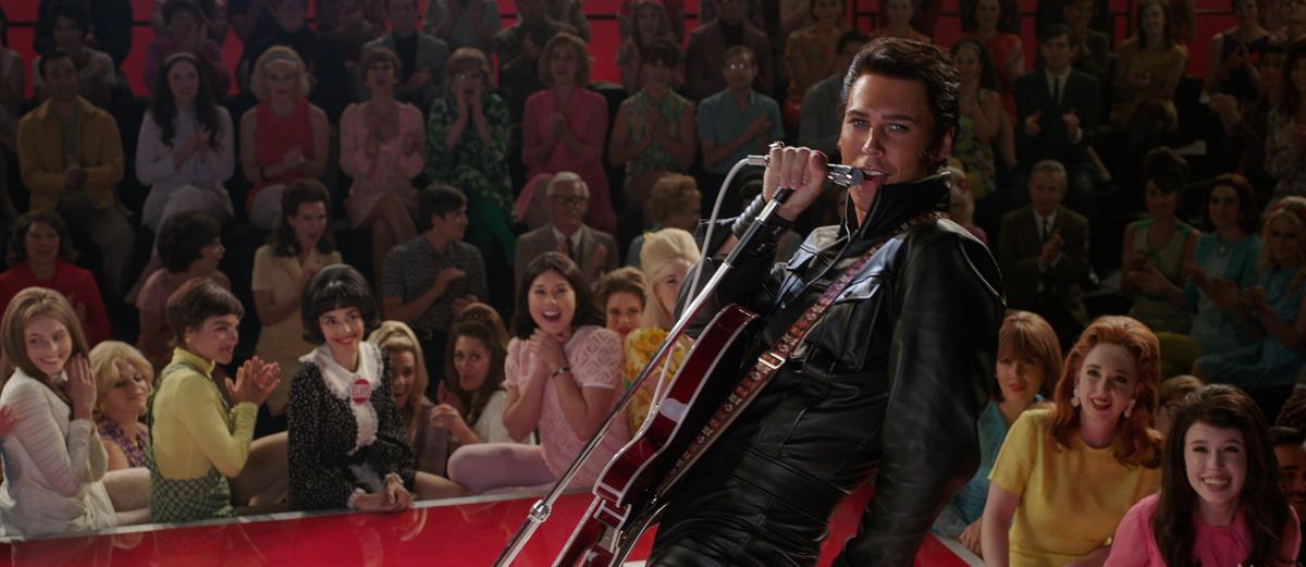 Elvis Presley (Austin Butler) doing more lady-killing, in "Elvis." (Warner Bros.)