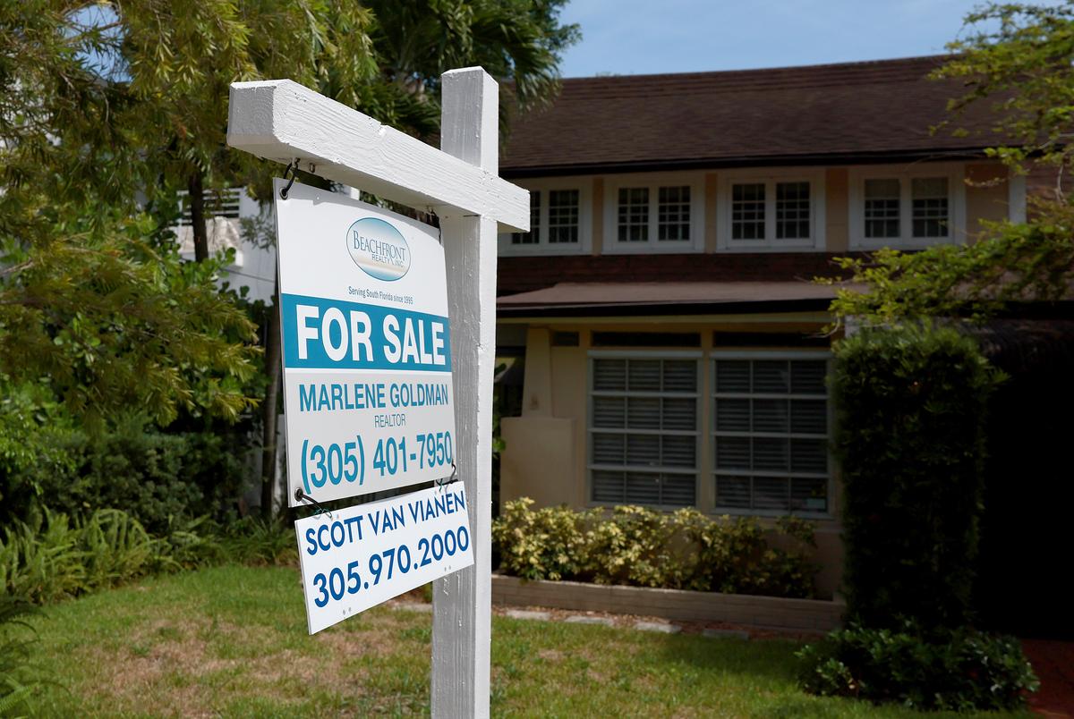 Mortgage Demand Slump Deepens as Rates Climb to Highest Since 2006