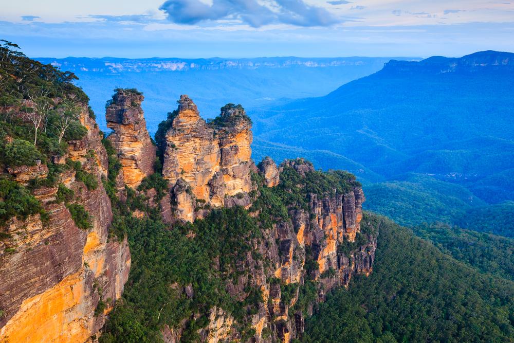 The Three Sisters from Echo Point, Blue Mountains National Park. (ian woolcock/ Shutterstock)