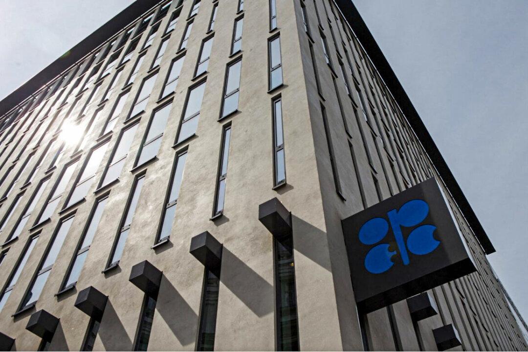 OPEC Boosts Oil Income in 2021, Well Completions Drop