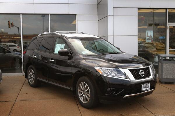 A 2013 Nissan Pathfinder at Star Nissan in Niles, Ill., on Dec. 3, 2012. (Scott Olson/Getty Images)