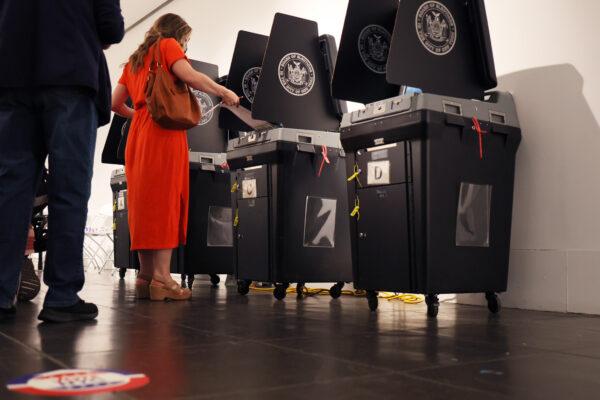 A person casts their voting ballot during the June Primary Election at Brooklyn Museum on June 28, 2022 in New York. (Michael M. Santiago/Getty Images)