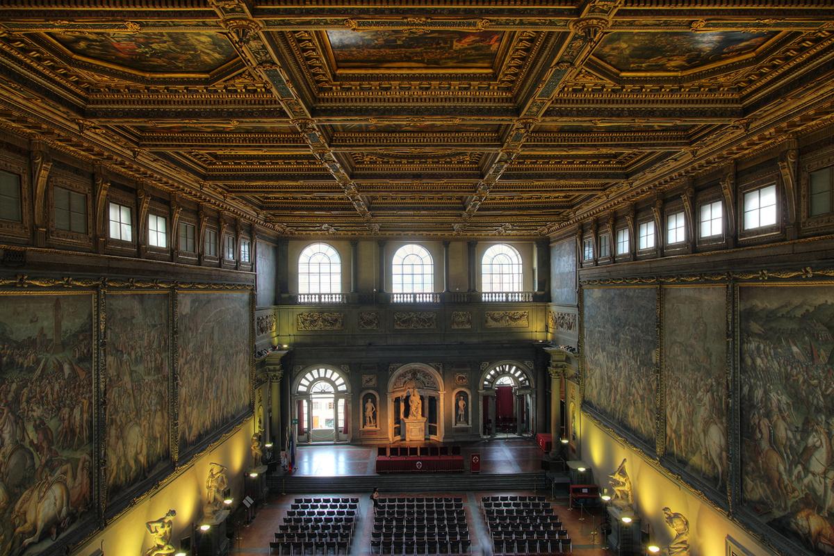 The Hall of the Five Hundred, where Leonardo da Vinci was commissioned to paint 'The Battle of Anghiari," is the most imposing chamber in the Palazzo Vecchio in Florence, Italy. (Guillaume Piolle/CC BY 3.0)