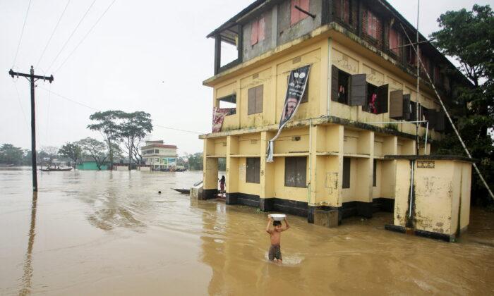 Monsoon Floods Kill 42 People, Millions Stranded in Bangladesh, India