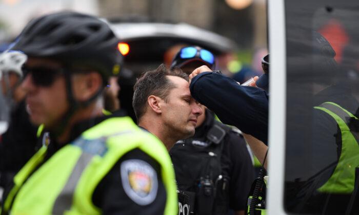 Ottawa Police Arrest Four People Amid Protests
