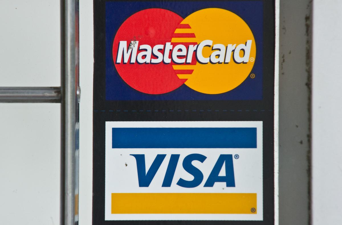Mizuho Slashes Price Targets of Mastercard, Visa Out of Precaution