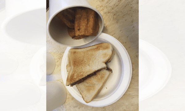 Satay Beef Bun and Western Toast. (Shan Lam/The Epoch Times)